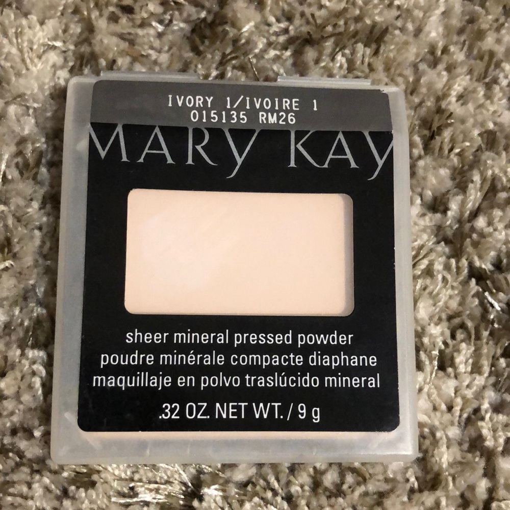 Mary Kay sheer Mineral pressed powder foundation